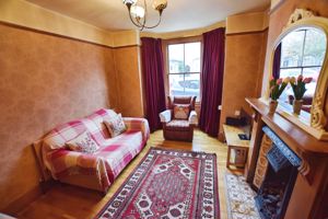 Lounge- click for photo gallery